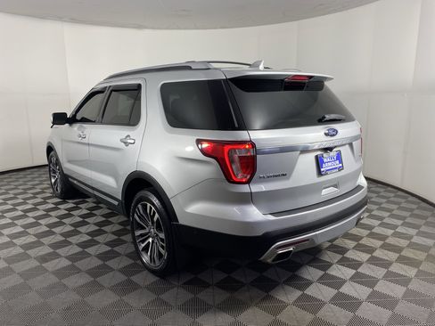 Used 2016 Ford Explorer Platinum image 11