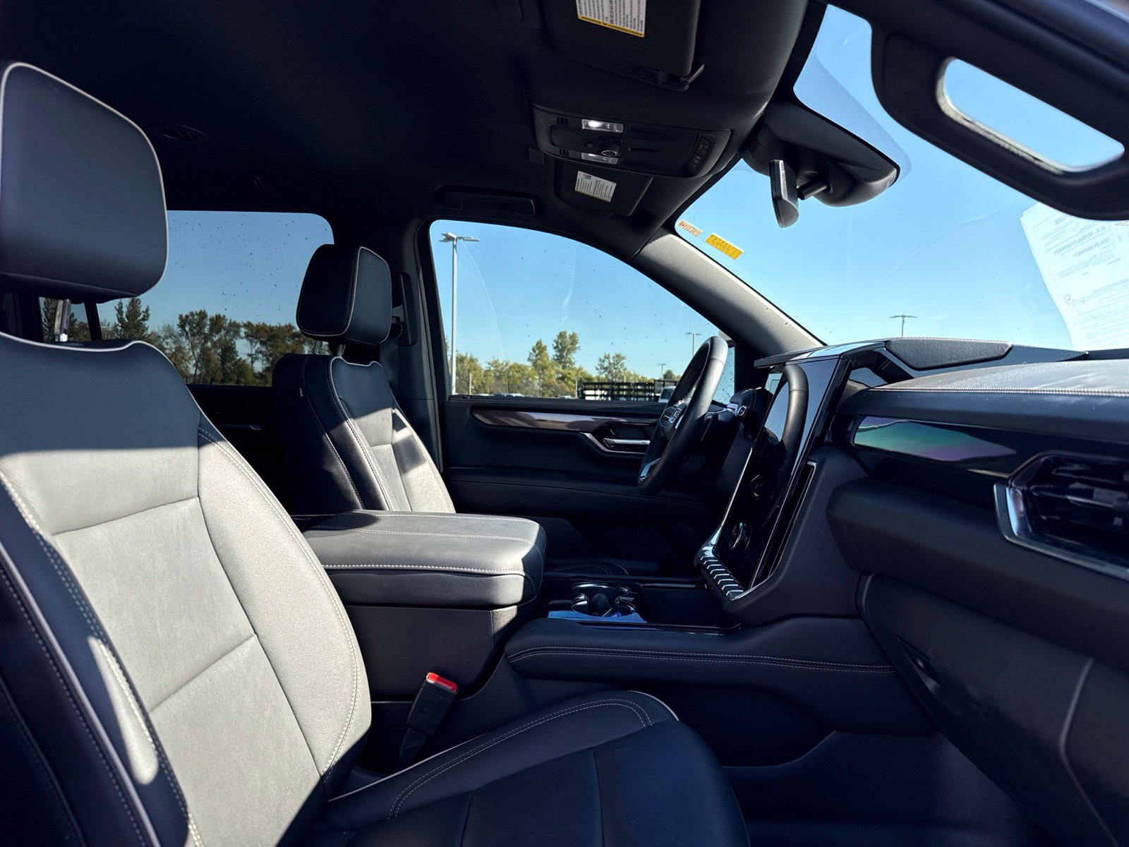 Used 2025 GMC Yukon XL Elevation w/ LPO, Floor Liner Package AWD/4WD image 16