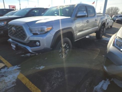 Used 2022 Toyota Tacoma TRD Off-Road w/ Black Out Package (TMS) image 3