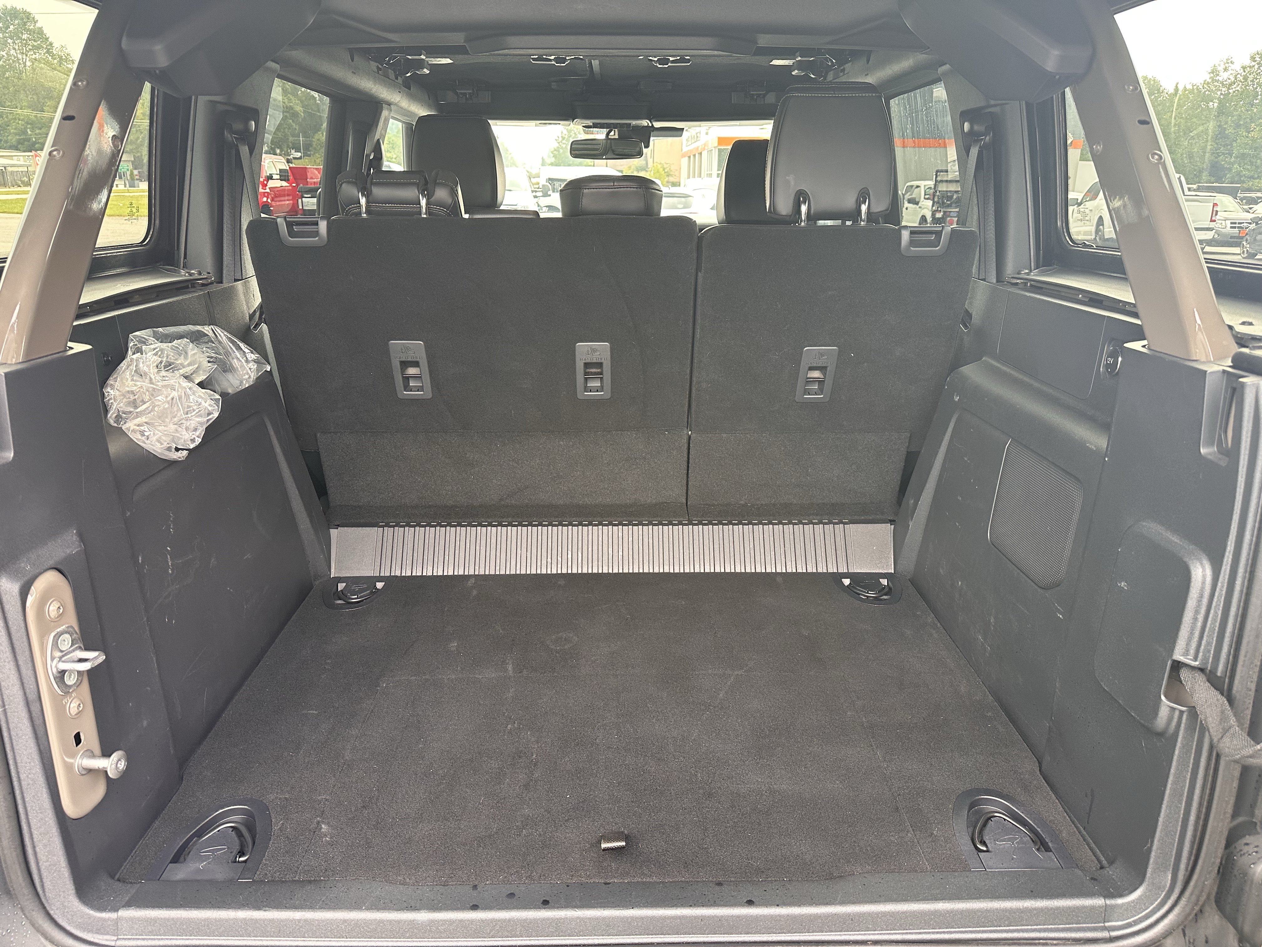 Used 2025 Ford Bronco Badlands w/ Matte Film Protection Package AWD/4WD image 17
