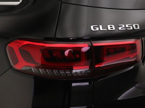 Used 2022 Mercedes-Benz GLB 250 image 21