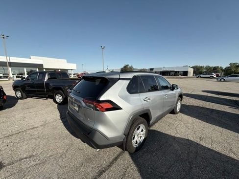 Used 2020 Toyota RAV4 XLE w/ Convenience Package AWD/4WD image 4