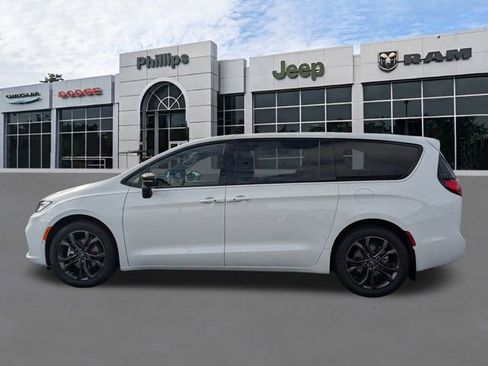New 2026 Chrysler Pacifica Select FWD image 7