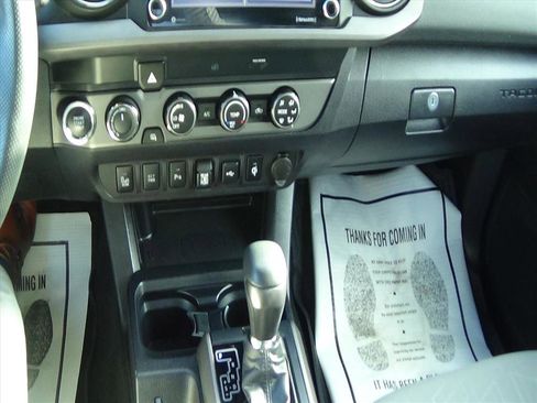 Used 2020 Toyota Tacoma TRD Sport w/ Technology Package image 24