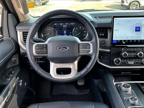Used 2022 Ford Expedition Max XLT image 5