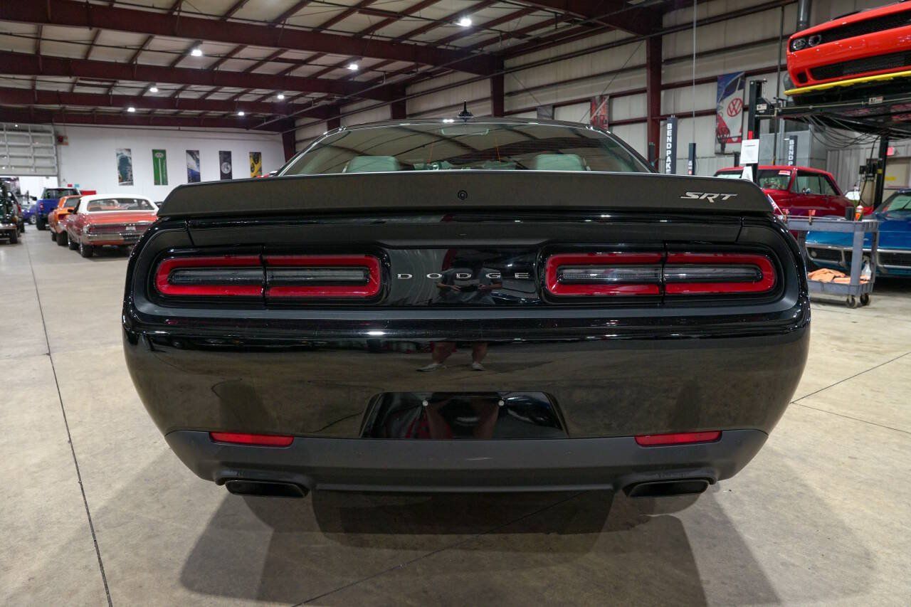 Used 2016 Dodge Challenger SRT Hellcat RWD image 7