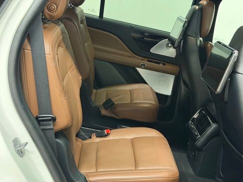 Used 2023 Lincoln Aviator Reserve w/ Equipment Group 201A image 22