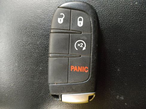 Used 2019 Dodge Journey GT image 32