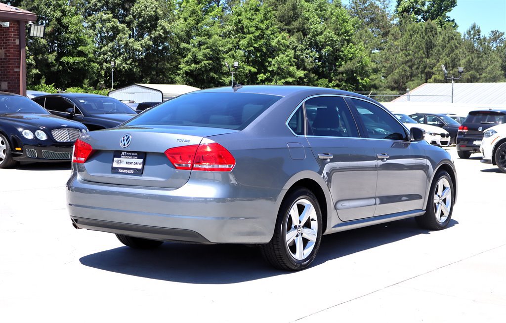 Used 2013 Volkswagen Passat TDI SE FWD image 7