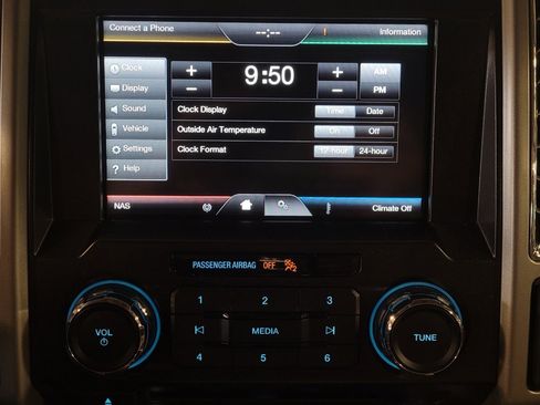 Used 2015 Ford F150 Lariat image 25