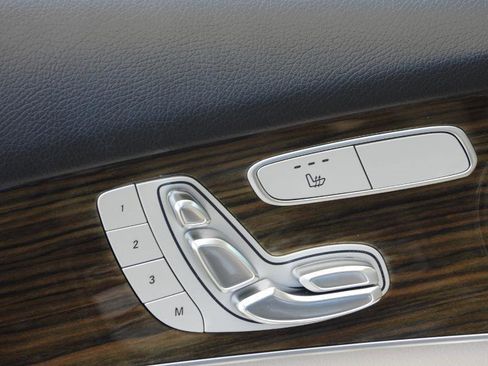 Used 2020 Mercedes-Benz GLC 300 image 54