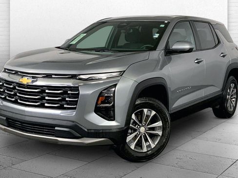 Used 2026 Chevrolet Equinox LT FWD image 12
