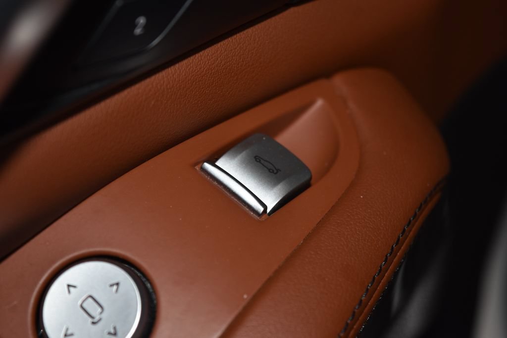 Used 2025 BMW X7 M60i AWD/4WD image 7