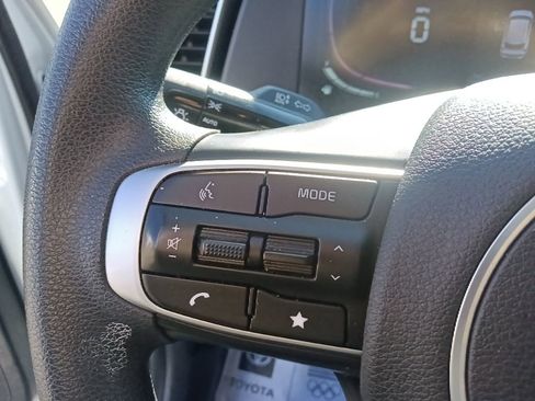 Used 2024 Kia Sportage LX image 18