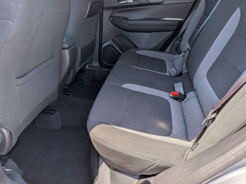 Used 2025 Chevrolet TrailBlazer LT AWD/4WD image 27