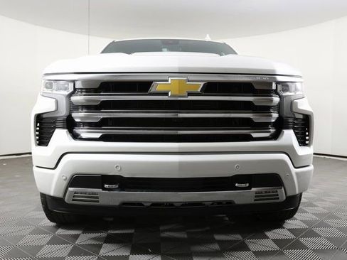 Used 2024 Chevrolet Silverado 1500 High Country w/ Technology Package image 2