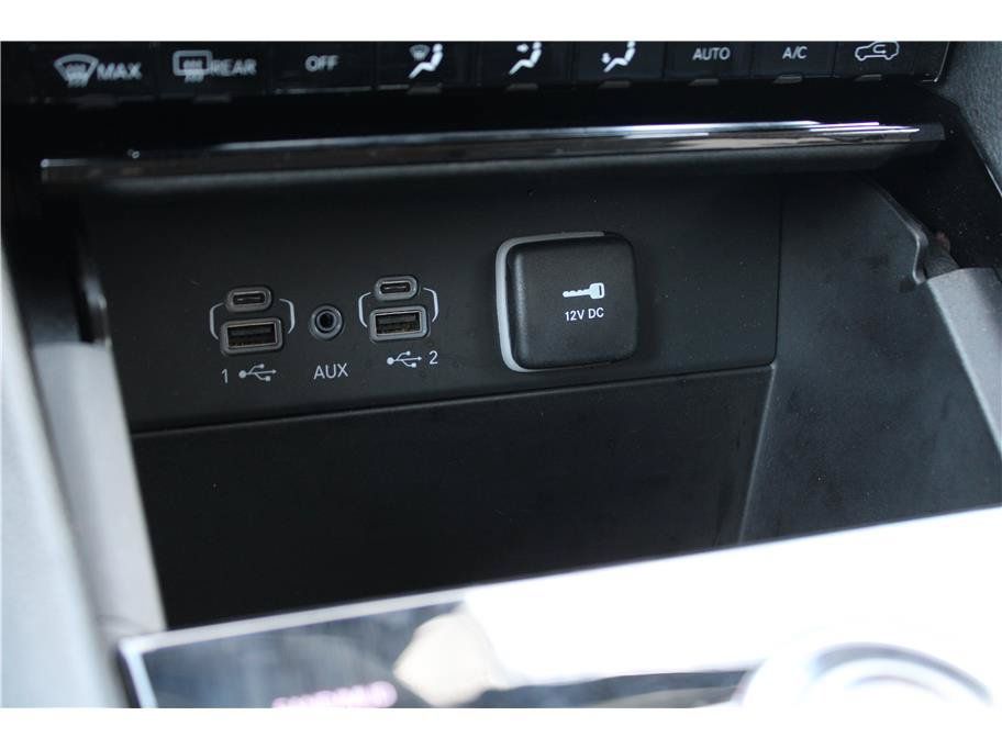 Used 2023 Jeep Grand Cherokee L Limited w/ Trailer Tow Group (B) AWD/4WD image 30