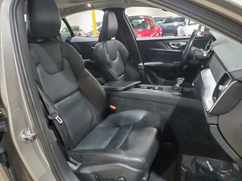 Used 2020 Volvo S60 T6 Momentum AWD/4WD image 13