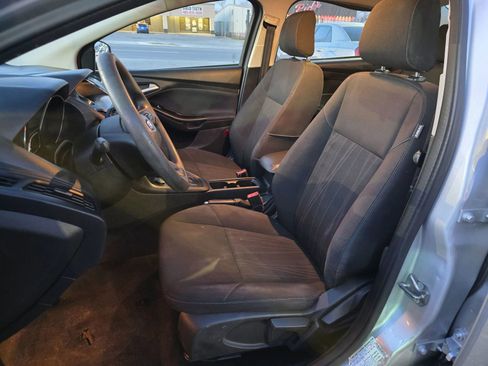 Used 2018 Ford Focus SE image 8