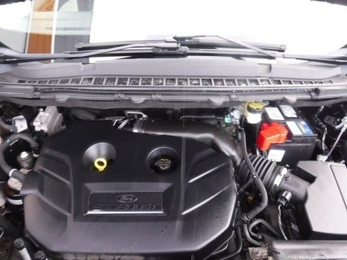 Used 2017 Ford Edge Titanium w/ Technology Package image 6