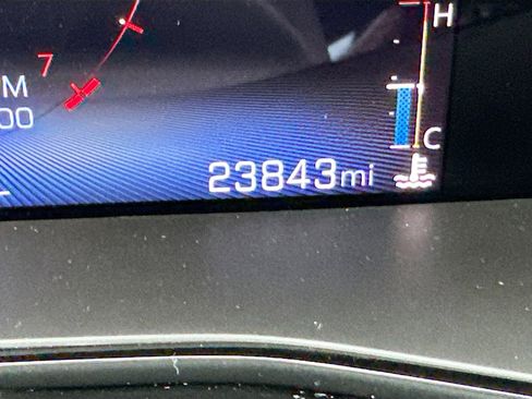 Used 2023 Chevrolet Colorado Z71 w/ Z71 Convenience Package 2 image 11