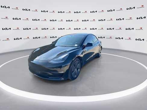 Used 2022 Tesla Model 3 Long Range AWD/4WD image 4