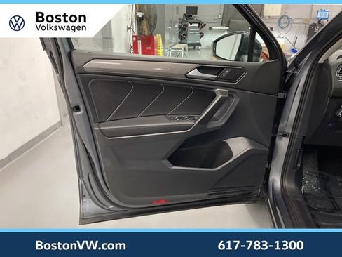 Certified 2022 Volkswagen Tiguan SE image 14
