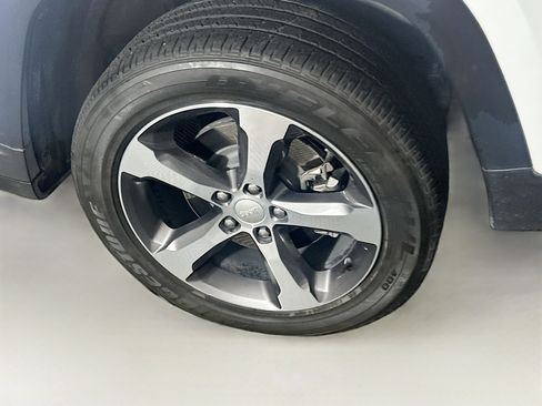 Used 2022 Jeep Grand Cherokee Limited 4xe image 11