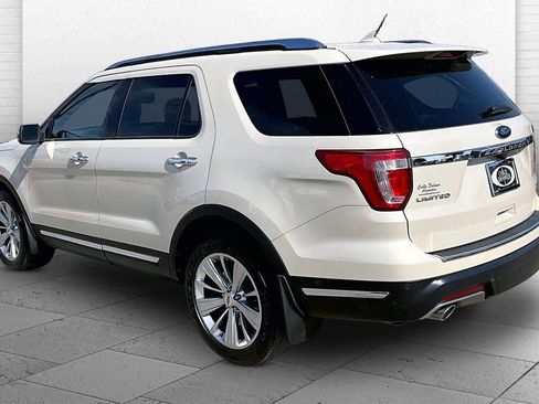 Used 2018 Ford Explorer Limited w/ Equipment Group 301A AWD/4WD image 4