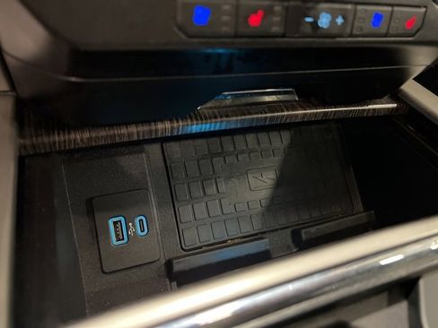 Used 2020 Ford F250 Lariat w/ Tremor Off-Road Package image 32