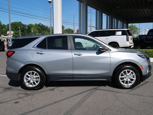 Used 2024 Chevrolet Equinox LT AWD/4WD image 11