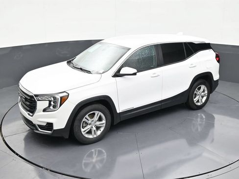Used 2022 GMC Terrain SLE FWD image 12