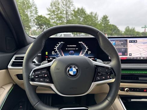 Certified 2025 BMW 330i xDrive Sedan w/ Premium Package AWD/4WD image 18