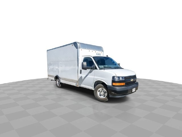 Used 2022 Chevrolet Express 3500 w/ Driver Convenience Package RWD image 2
