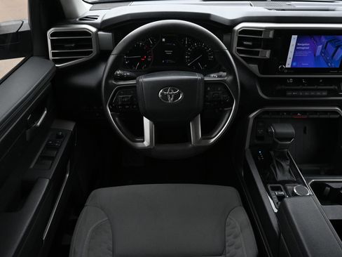 Used 2022 Toyota Tundra SR5 AWD/4WD image 9