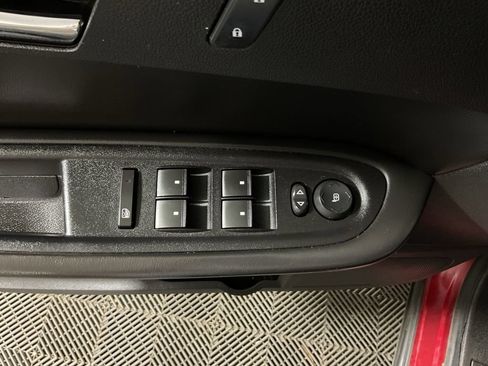 Used 2012 Chevrolet Traverse LT FWD image 15