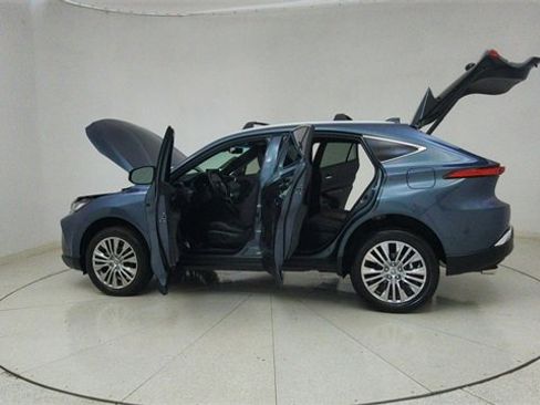 Used 2023 Toyota Venza Limited image 74