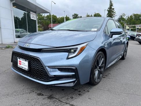 Used 2025 Toyota Corolla SE w/ SE Premium Package AWD/4WD image 8