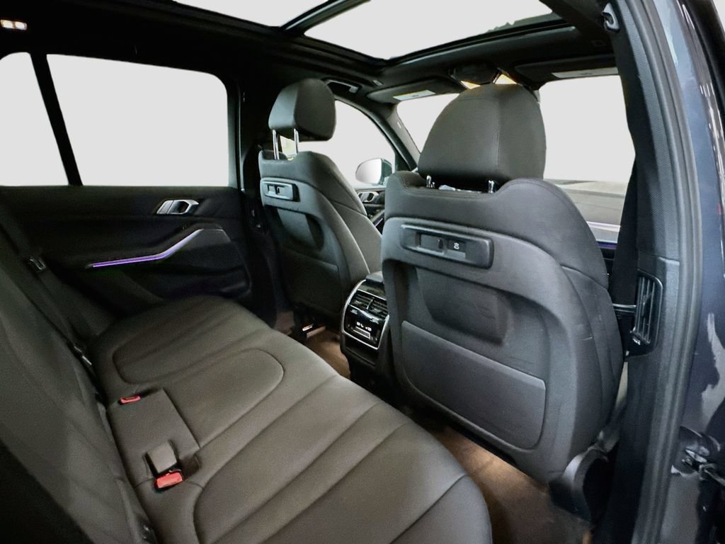 Used 2021 BMW X5 xDrive40i w/ Convenience Package AWD/4WD image 32