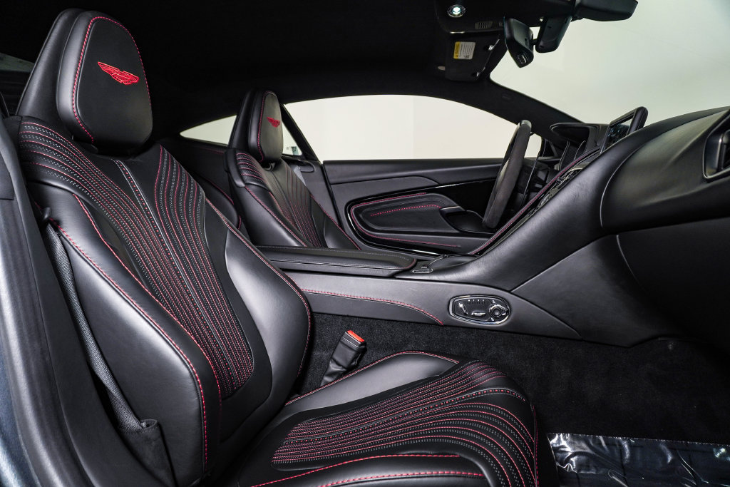 Used 2021 Aston Martin DB11 Coupe RWD image 17