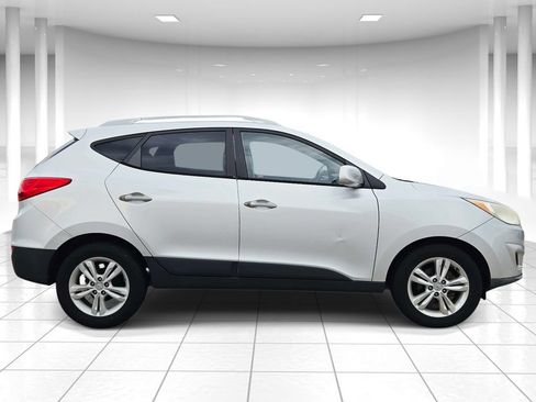 Used 2010 Hyundai Tucson GLS w/ Popular Equipment Pkg 2 FWD image 2