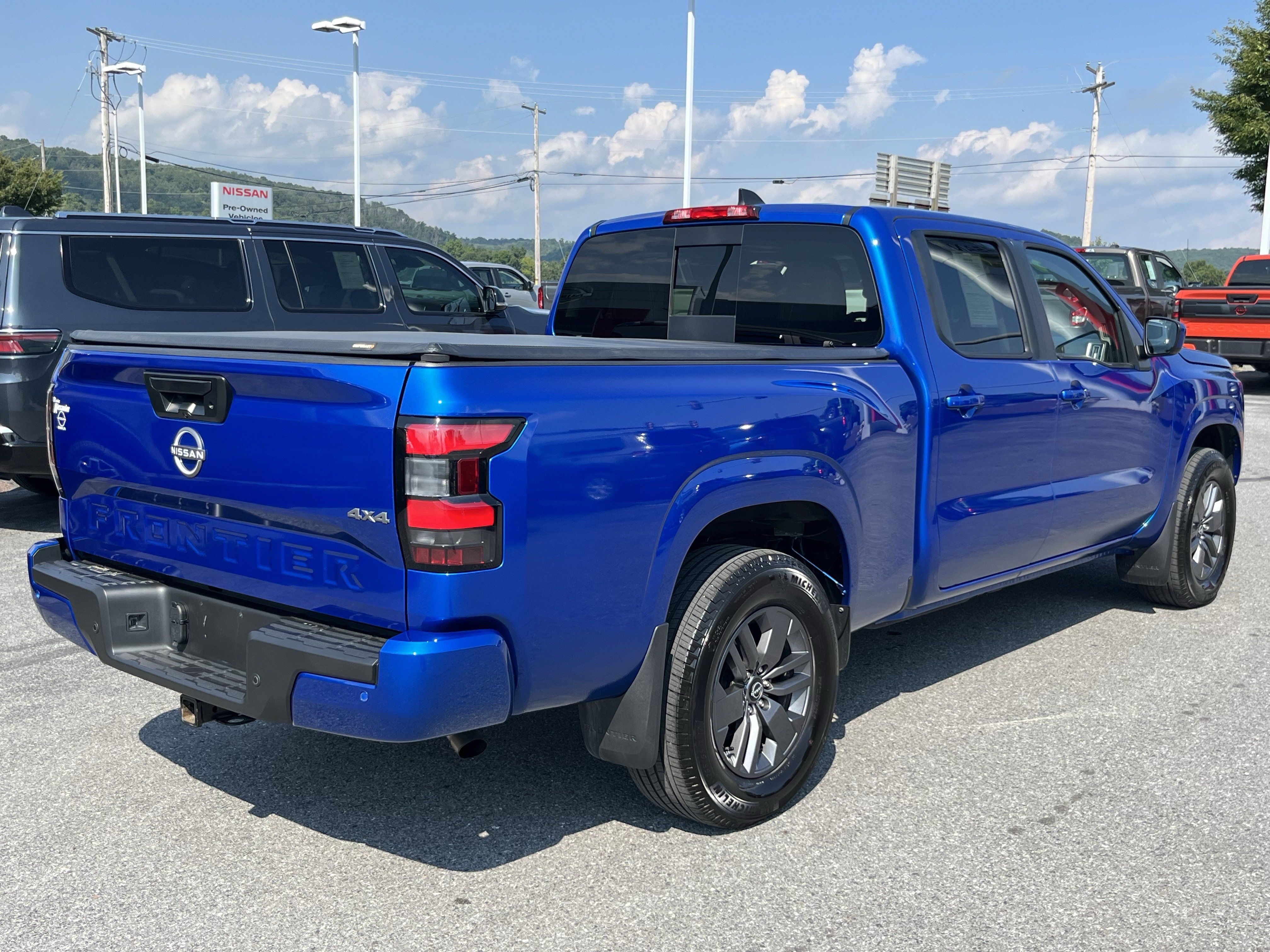 Used 2025 Nissan Frontier SV w/ SV Convenience Package AWD/4WD image 5