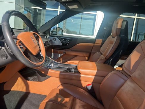 Used 2022 Lincoln Aviator Black Label w/ Dynamic Handling Package image 3
