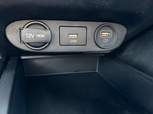 Used 2021 Hyundai Elantra SEL FWD image 28