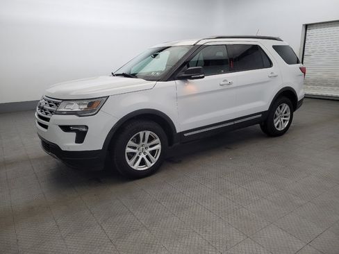 Used 2019 Ford Explorer XLT w/ Equipment Group 202A image 2