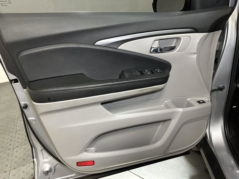 Used 2021 Honda Pilot EX image 20