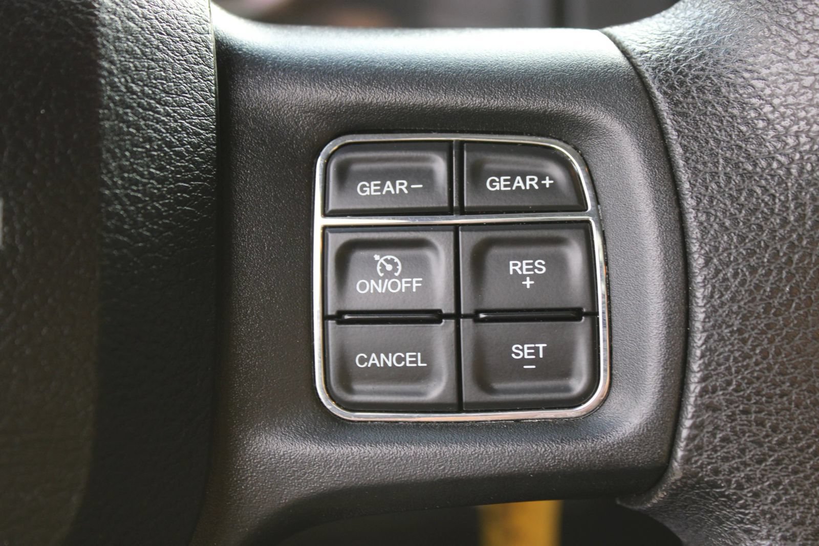 Used 2017 RAM 1500 Classic SLT RWD image 18