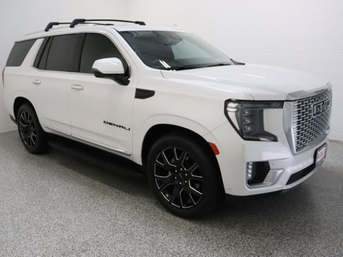 Used 2023 GMC Yukon Denali w/ Advanced Technology Package AWD/4WD image 4