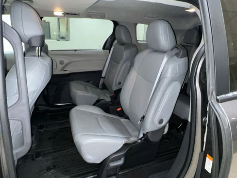Used 2024 Toyota Sienna XLE w/ XLE Plus Package image 16