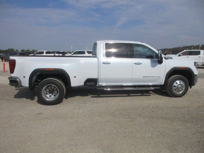 New 2026 GMC Sierra 3500 SLT w/ SLT Premium Package